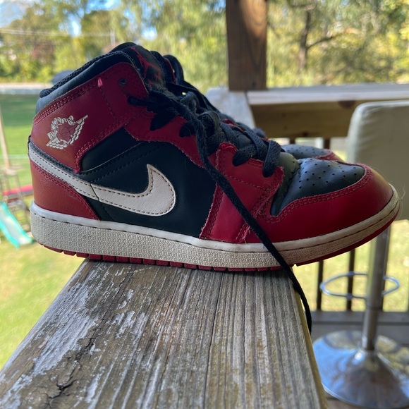 Nike Kids Black and Red Sneakers - Picture 3 of 6